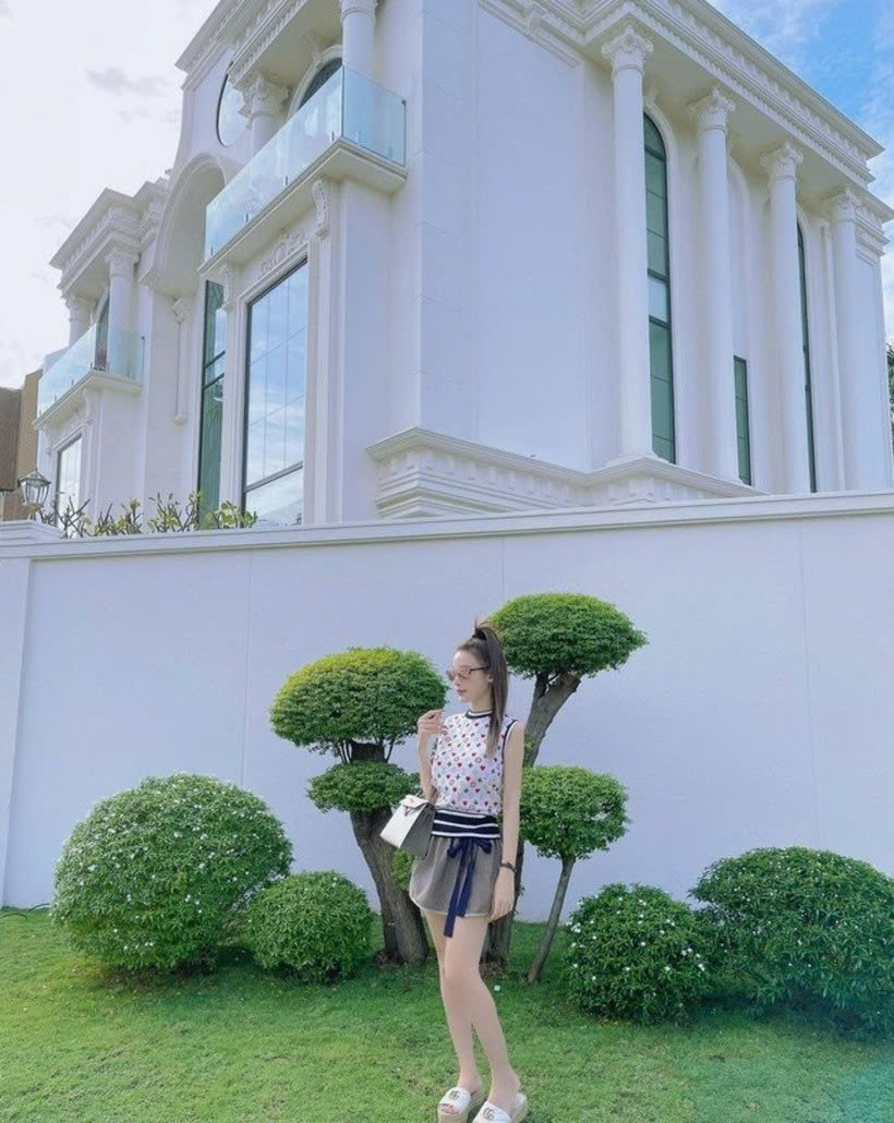 Choáng váng trước cảnh tượng bên trong biệt thự 100 tỷ của Huyền Baby - Ảnh 5.