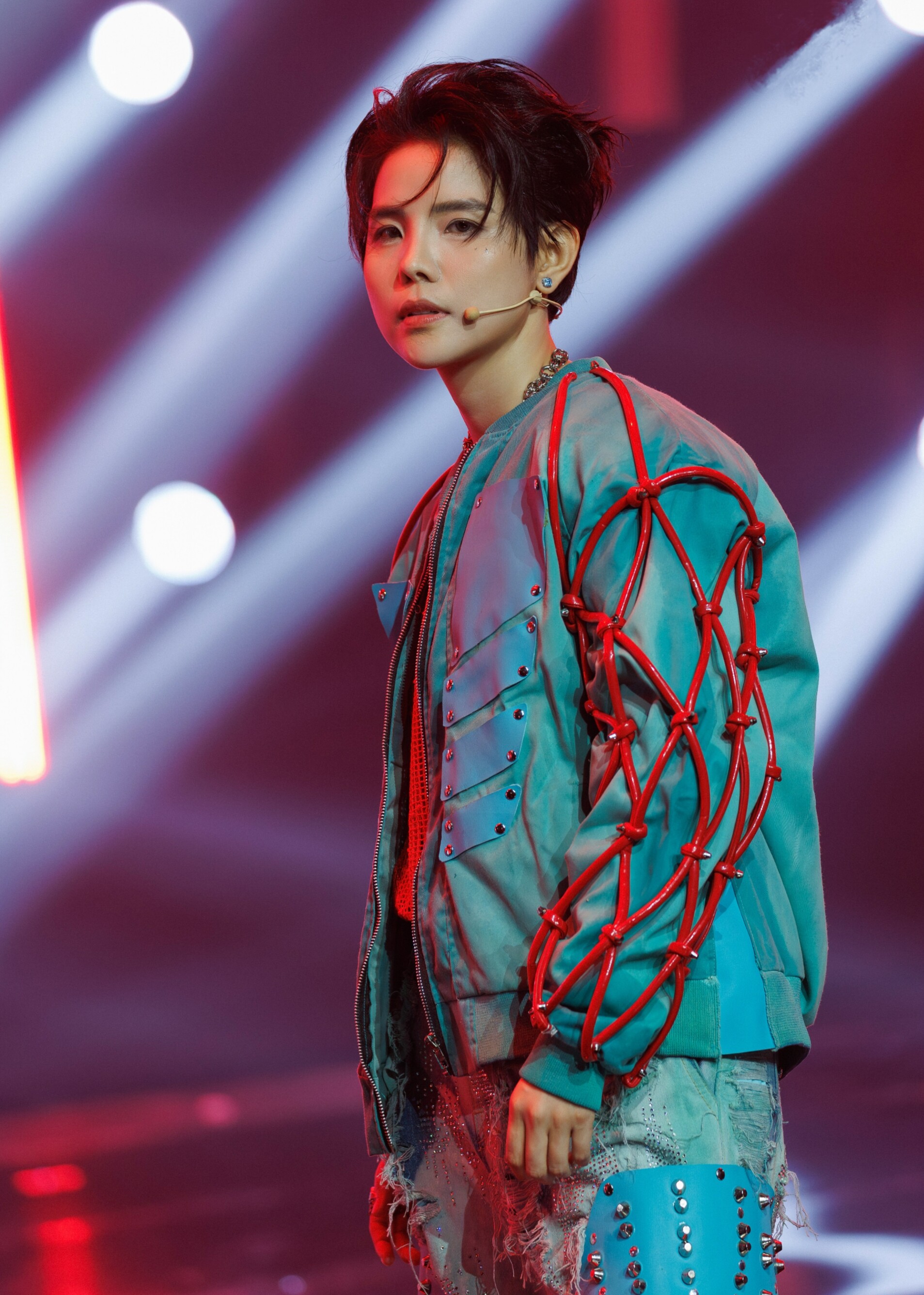 "Anh trai say hi 2025" tập 1: Đội Vũ Cát Tường chiến thắng, em trai Quang Hùng MasterD bị bệnh rối loạn thần kinh thực vật 10 Vũ Cát Tường để lại ấn tượng tốt sau những tranh cãi.