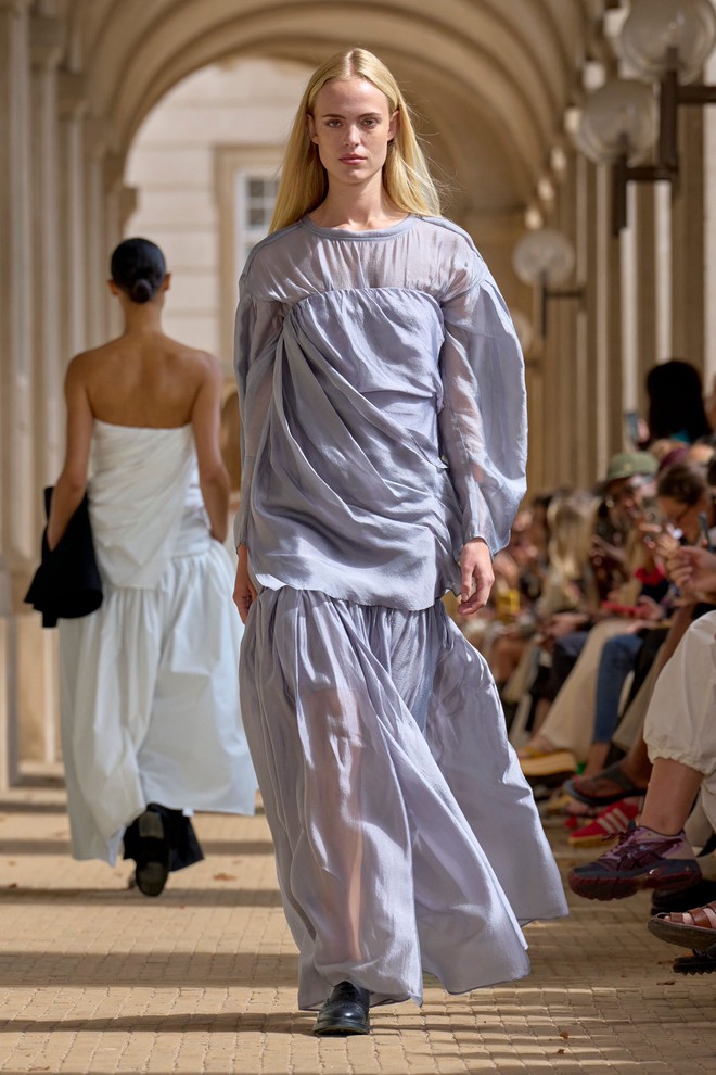 Giúp nàng sang trọng, sành điệu với các gam màu trung tính- Ảnh 3.