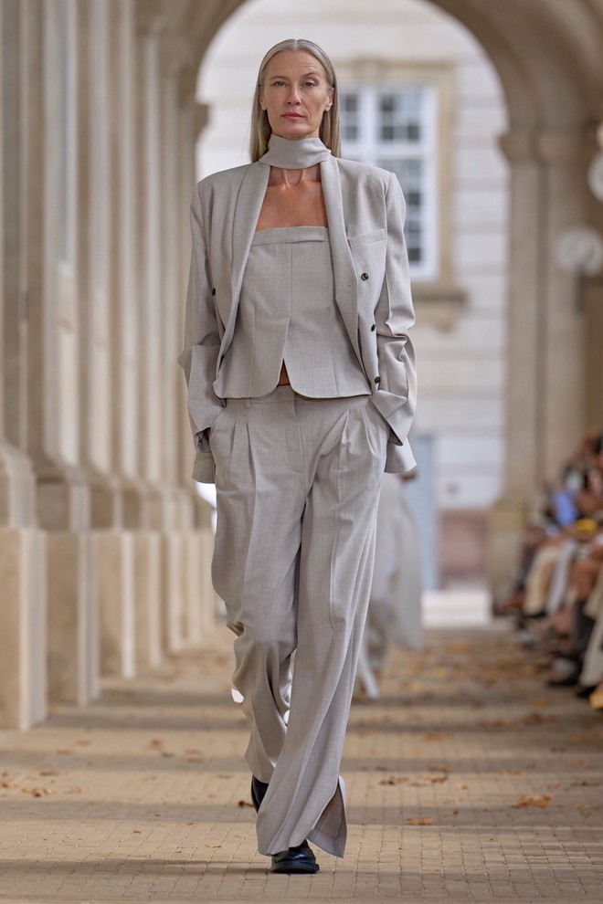 Giúp nàng sang trọng, sành điệu với các gam màu trung tính- Ảnh 4.