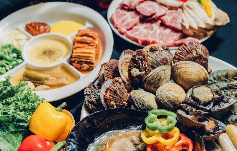 Gội đầu nhiều có làm rụng tóc? 14 bí quyết cổ truyền giúp phụ nữ tóc mọc dày, đen, bóng hơn cả dùng serum đắt tiền 8 Gội đầu nhiều có làm rụng tóc? 14 bí quyết cổ truyền giúp phụ nữ tóc mọc dày, đen, bóng hơn cả dùng serum đắt tiền - 8