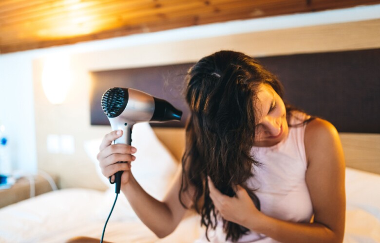 Gội đầu nhiều có làm rụng tóc? 14 bí quyết cổ truyền giúp phụ nữ tóc mọc dày, đen, bóng hơn cả dùng serum đắt tiền 14 Gội đầu nhiều có làm rụng tóc? 14 bí quyết cổ truyền giúp phụ nữ tóc mọc dày, đen, bóng hơn cả dùng serum đắt tiền - 14