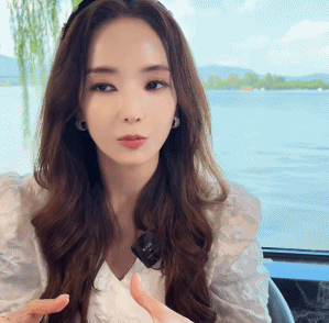 Mỹ nhân đẹp nhất Vườn Sao Băng làm sao thế này: Mặt mũi đơ như tượng, mắt lờ đờ, miệng cũng không mở nổi! - Ảnh 4.