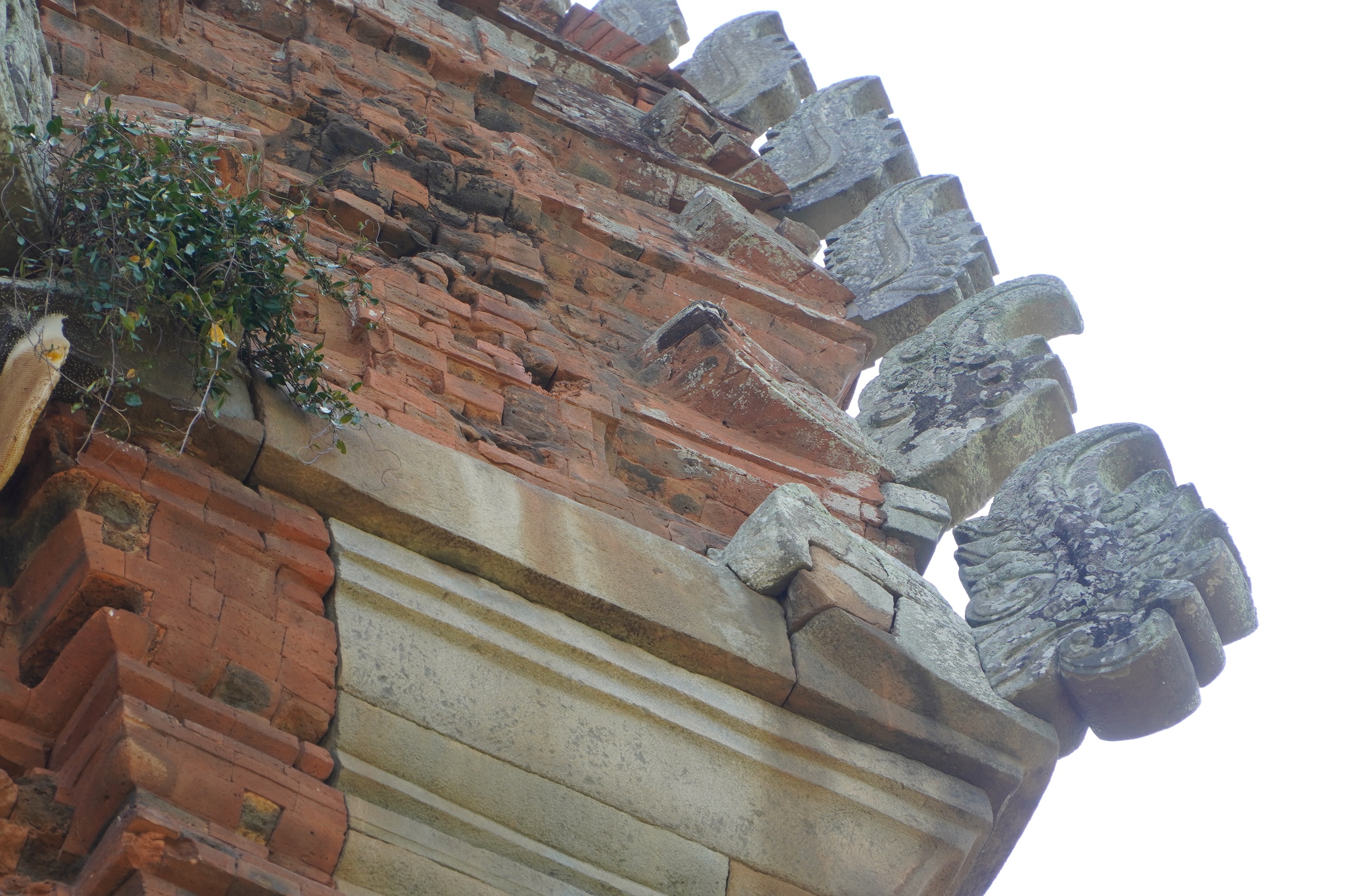 Đến Gia Lai ngắm tháp Cánh Tiên, thăm thành Hoàng Đế- Ảnh 4. Đến Gia Lai ngắm tháp Cánh Tiên, thăm thành Hoàng Đế- Ảnh 4.