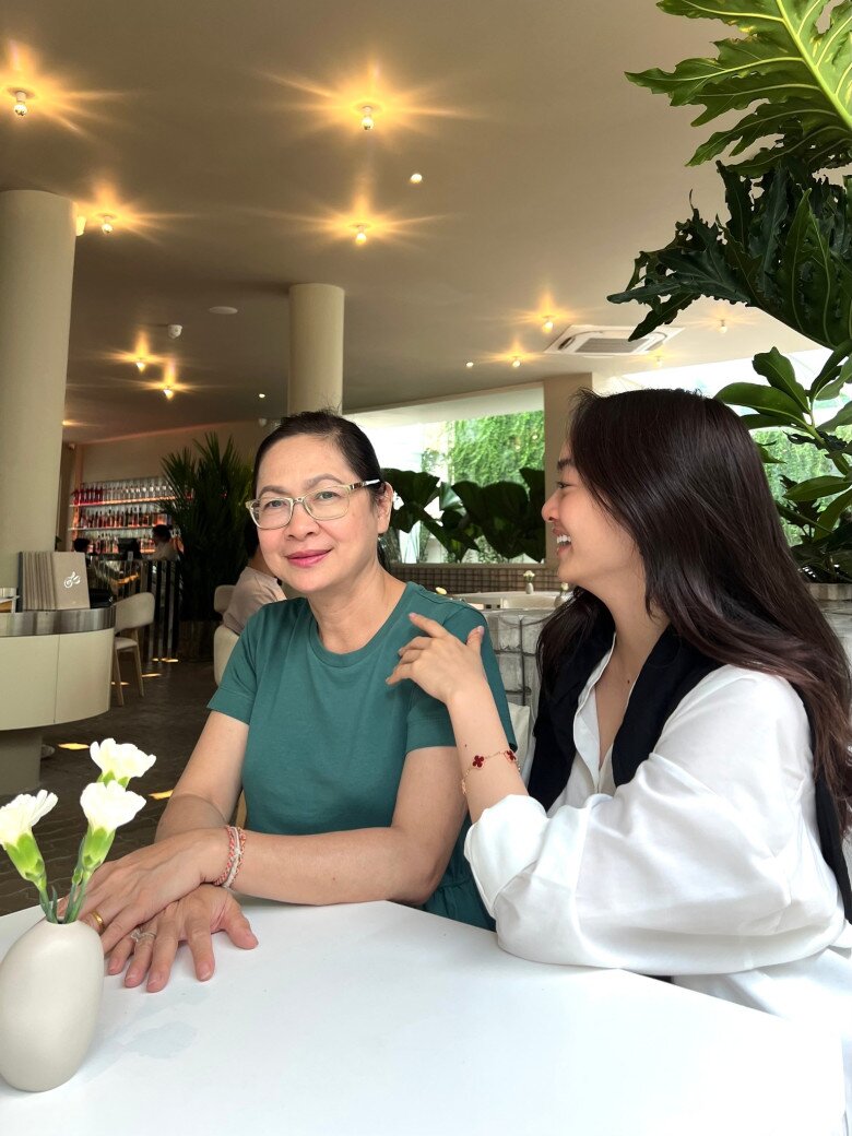 Mẹ ruột dành cho Kaity Nguyễn nhiều lời khuyên.