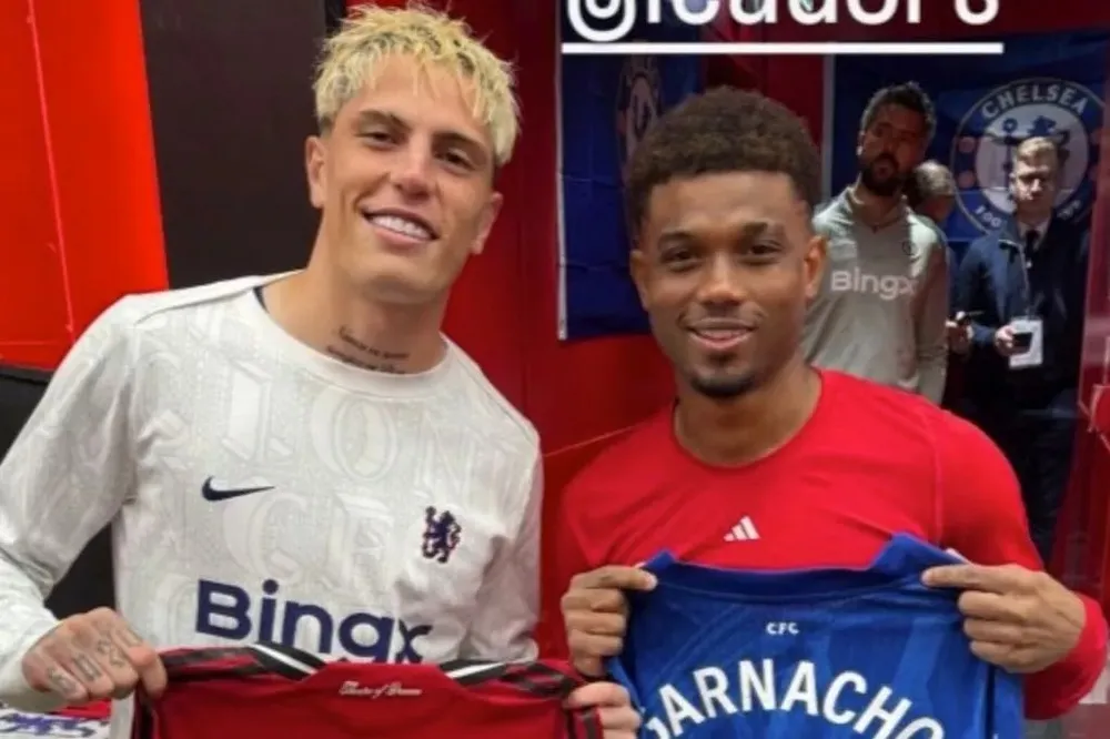 Amad đã đăng bức ảnh chụp chung với Garnacho trên Instagram của mình. ẢNH: AMAD Ngôi sao của MU xóa tất cả các bài đăng sau bức ảnh gây tranh cãi với Garnacho,MU,GARNACHO