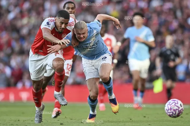 Arsenal trên sân nhà chật vật cầm hòa Man City 1-1. Ảnh: EPA. Preview-13364939_w0.jpg