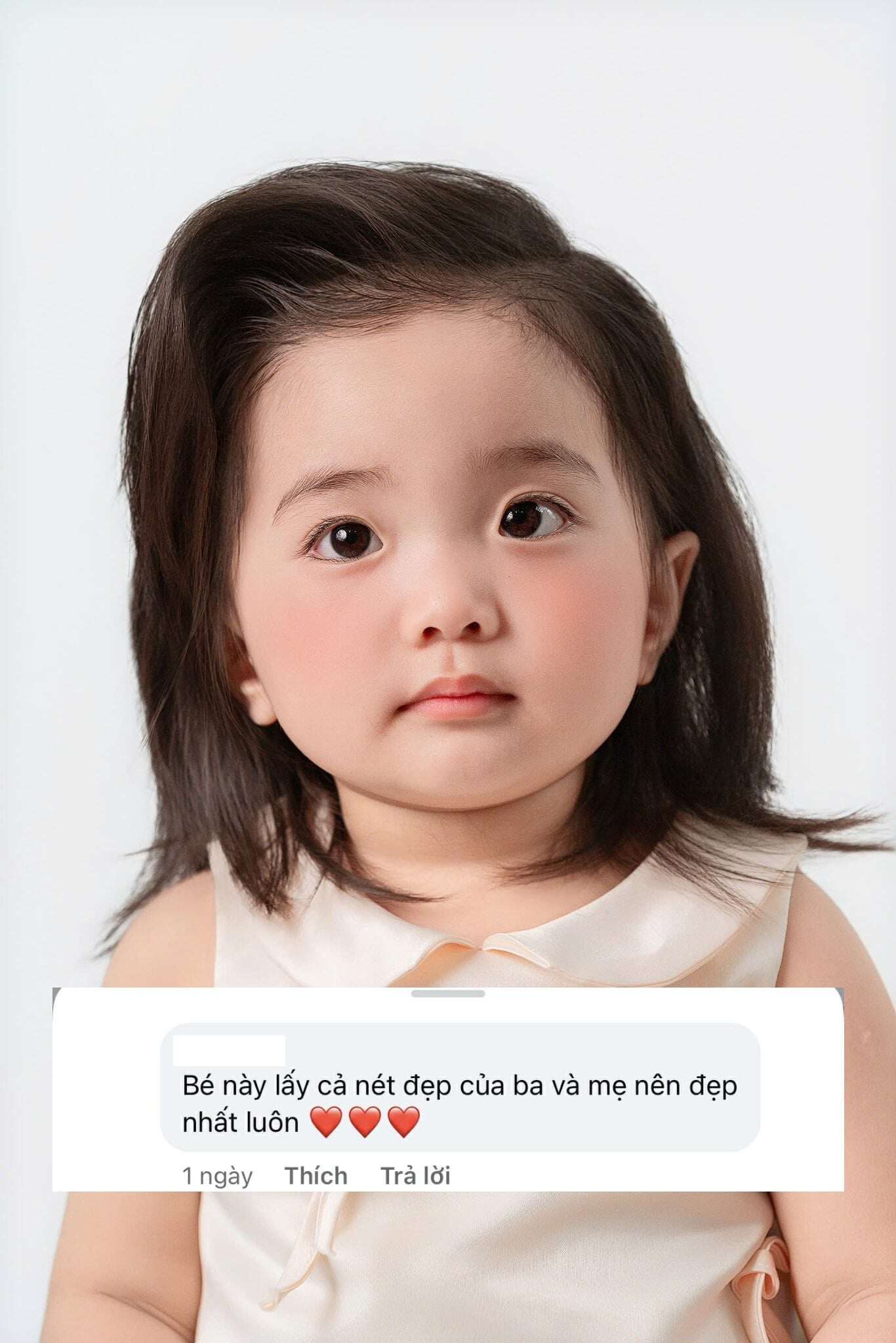 Sao Việt 24h: Khánh Thi - Phan Hiển khoe 3 "cục kim cương" pha trộn nét đẹp của bố lẫn mẹ, công chúa út "đẹp nhất nhà" 4 Công chúa út Lisa được khen “đẹp nhất nhà” khi nhặt hết nét đẹp của Khánh Thi - Phan Hiển.