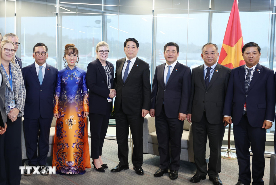 Chủ tịch nước chứng kiến Vietjet nhận bàn giao máy bay Boeing đầu tiên trong đơn hàng 200 chiếc- Ảnh 8. Chủ tịch nước chứng kiến Vietjet nhận bàn giao máy bay Boeing đầu tiên trong đơn hàng 200 chiếc - Ảnh 3.