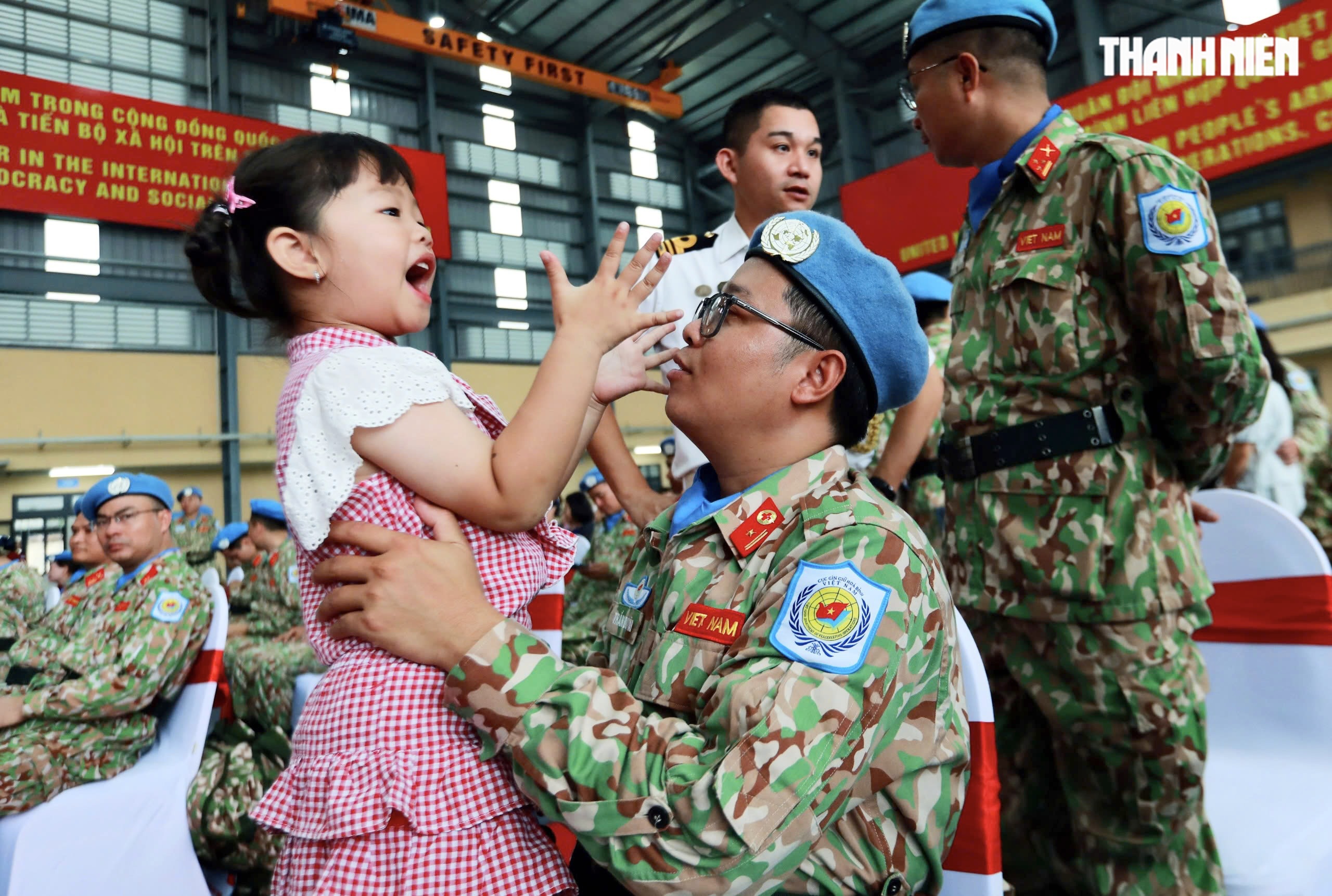 Việt Nam cử hơn 200 chiến sĩ 'mũ nồi xanh' tham gia gìn giữ hòa bình Liên Hiệp Quốc 8 Việt Nam cử hơn 200 chiến sĩ 'mũ nồi xanh' tham gia gìn giữ hòa bình LiênHiệpQuốc - Ảnh 8.