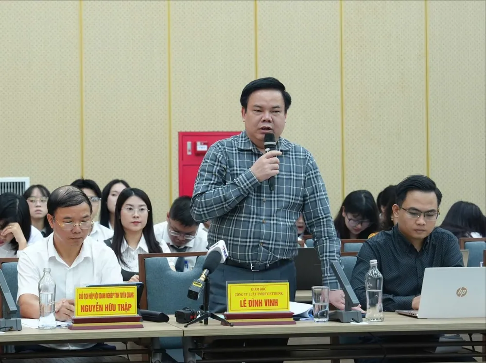 Ông Lê Đình Vinh, Giám đốc Công ty Luật Vietthink phát biểu tại hội thảo. Ảnh: Hoàng Huy Lê Văn Vịnh.jpg