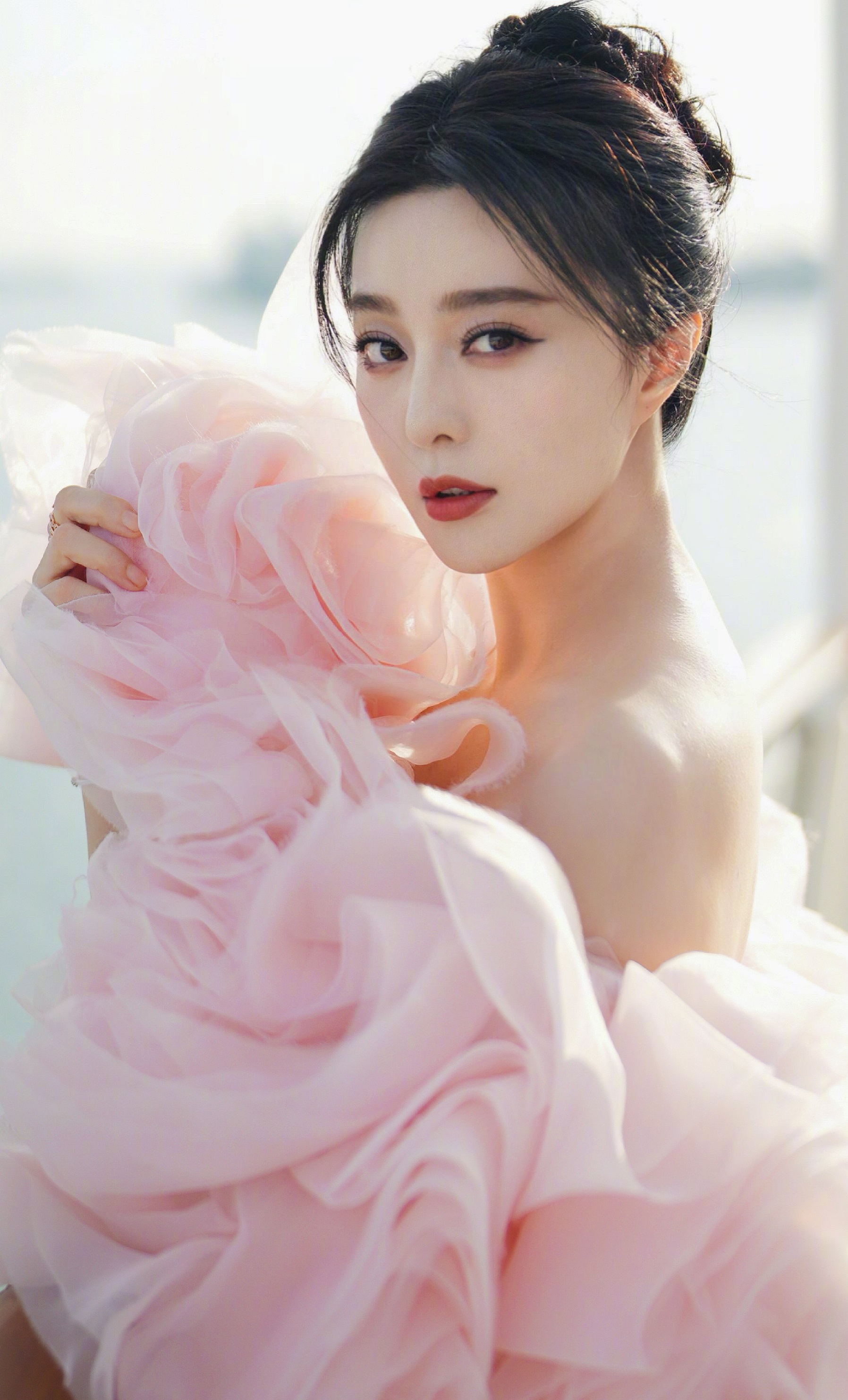 Sao nữ chi 30 tỷ để thành Phạm Băng Băng, ngỡ ngàng khi biết chồng là người đồng tính- Ảnh 3. Sao nữ chi 30 tỷ để thành Phạm Băng Băng, ngỡ ngàng khi biết chồng là người đồng tính- Ảnh 3.