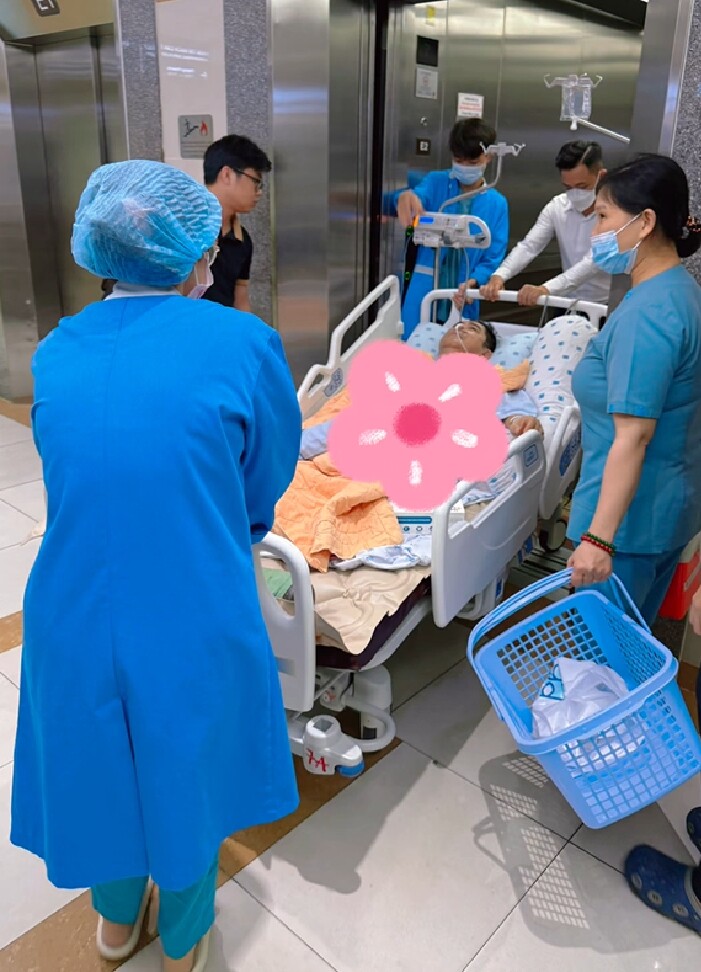 Bệnh tình của Huỳnh Anh Tuấn được công khai sau 80 ngày giành sự sống: Đột quỵ tim lẫn não, phải báo tin cho con ở Mỹ 2 Huỳnh Anh Tuấn lần đầu công khai bệnh tình, cho biết bị đột quỵ tim và não cùng lúc.