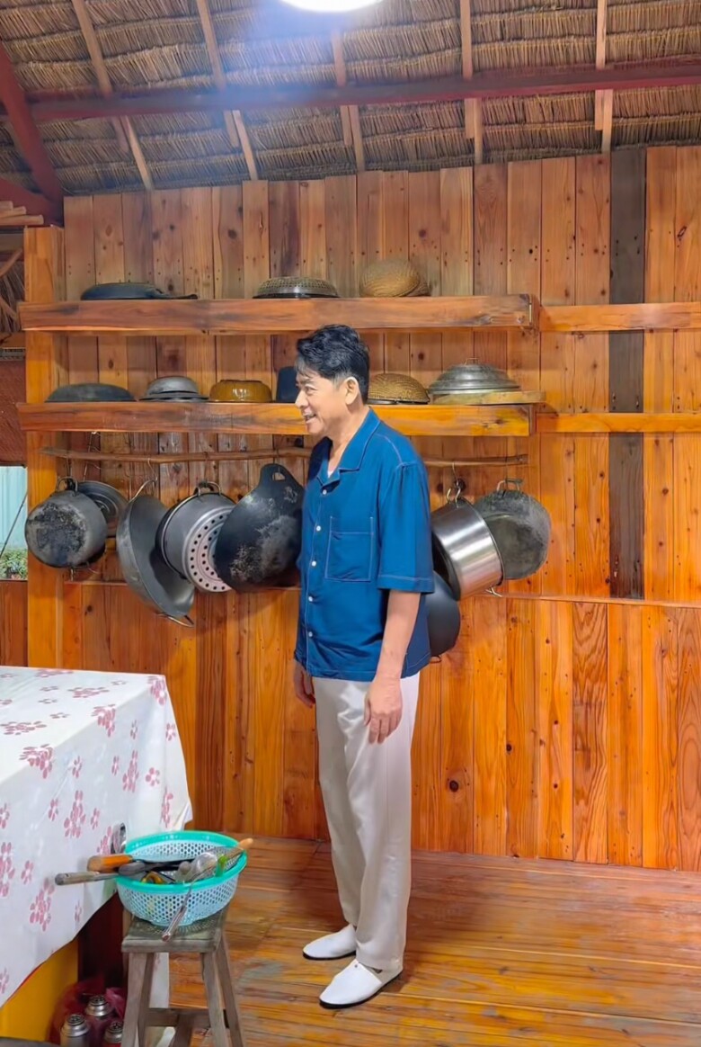 Bệnh tình của Huỳnh Anh Tuấn được công khai sau 80 ngày giành sự sống: Đột quỵ tim lẫn não, phải báo tin cho con ở Mỹ 6 Hình ảnh nam diễn viên vui vẻ khi sức khỏe ổn định, trở lại cuộc sống bình thường.