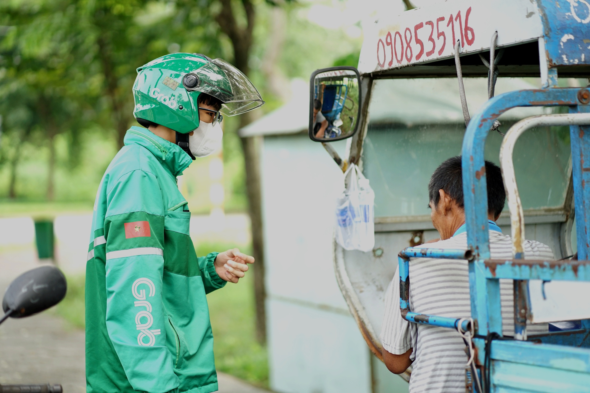 Kỳ lạ chuyện đời "chú Minh cô đơn": 32 năm chở che sinh viên, cuối đời vẫn không muốn thuê nhà trọ chỉ vì một lý do- Ảnh 3. Kỳ lạ chuyện đời "chú Minh cô đơn": 32 năm chở che sinh viên, cuối đời vẫn không muốn thuê nhà trọ chỉ vì một lý do- Ảnh 3.