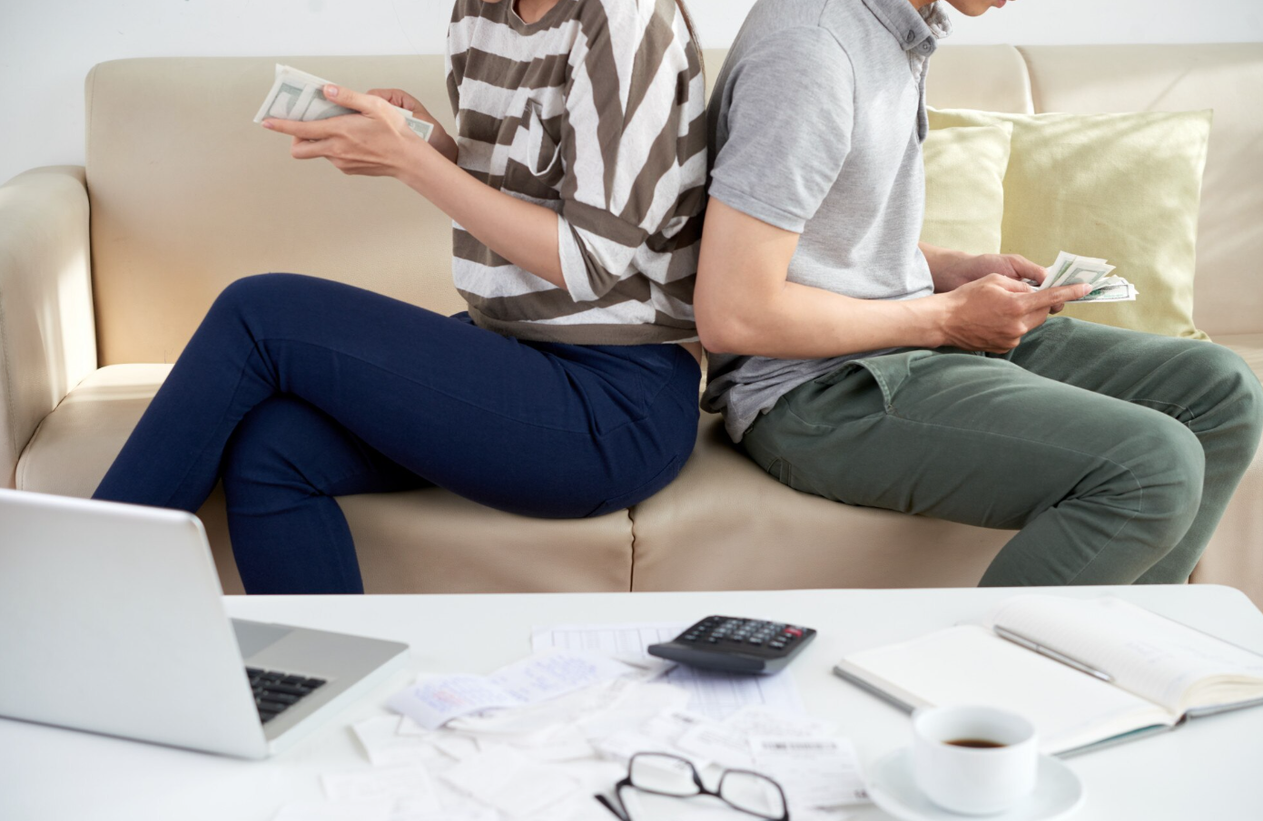 10 năm hôn nhân, khi ngoảnh đầu nhìn lại sổ tiết kiệm, đôi vợ chồng giật mình vì không tin nổi- Ảnh 2.