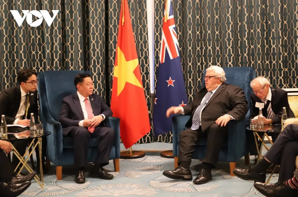 Trưởng Ban Tuyên giáo và Dân vận Trung ương Nguyễn Trọng Nghĩa hội kiến Chủ tịch Quốc hội New Zealand Gerry Brownlee. Ảnh: VOV Trưởng Ban Tuyên giáo và Dân vận Trung ương Nguyễn Trọng Nghĩa hội kiến với Chủ tịch Quốc hội New Zealand