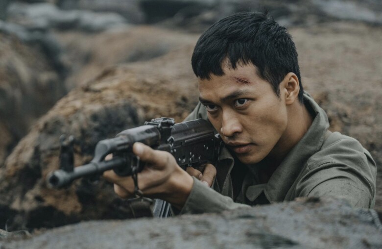 Dàn sao Mưa Đỏ "trượt vai bằng thực lực": Steven Nguyễn và Đỗ Nhật Hoàng suýt đổi vai, 3 người giành giật nam chính đều "tạch" 11 Nam diễn viên được đạo diễn cho cơ hội thử vai Quang.