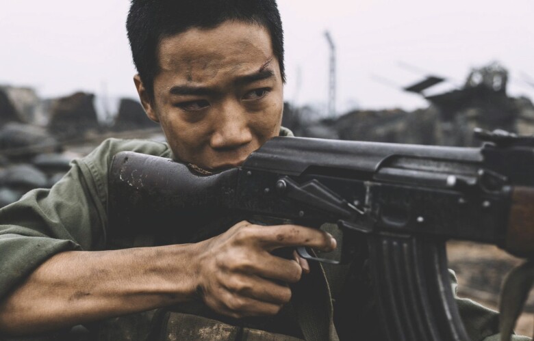 Dàn sao Mưa Đỏ "trượt vai bằng thực lực": Steven Nguyễn và Đỗ Nhật Hoàng suýt đổi vai, 3 người giành giật nam chính đều "tạch" 13 Gia Huy đã chọn thử vai lính đặc công dày dặn kinh nghiệm tên Sen.