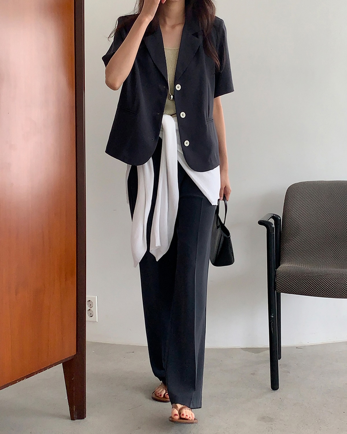 Vào mùa thu, chị em cứ mặc 5 món thời trang này là trẻ trung nhất 4 1758570316 299 Vao mua thu chi em cu mac 5 mon thoi