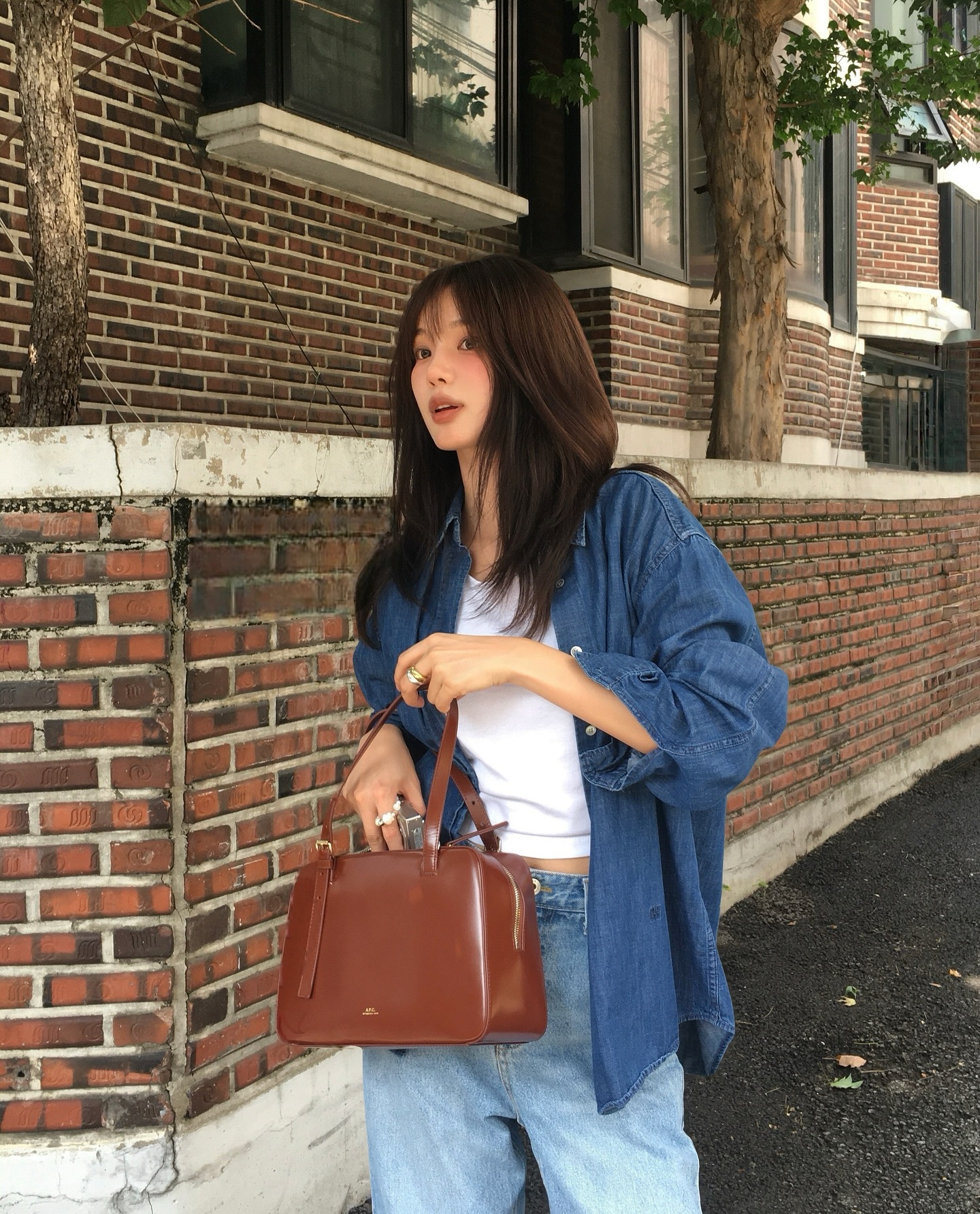 Vào mùa thu, chị em cứ mặc 5 món thời trang này là trẻ trung nhất 6 1758570318 498 Vao mua thu chi em cu mac 5 mon thoi