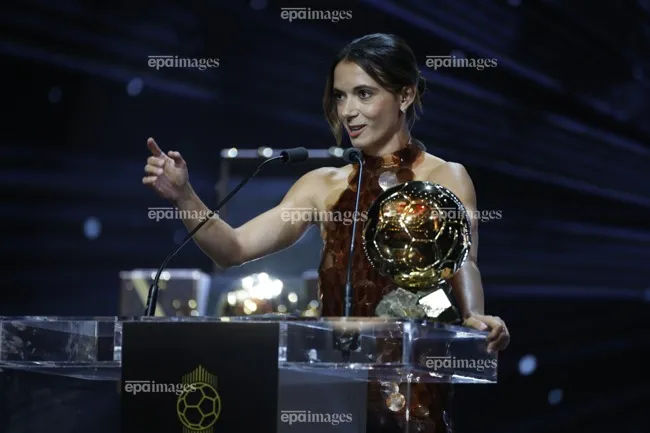 Lần thứ 3 liên tiếp, Quả bóng vàng nữ vinh danh Bonmati. Ảnh: EPA. chien-thang-benh-viem-mang-nao-bonmati-khong-tin-lan-thu-3-gianh-qua-bong-vang (1).jpg