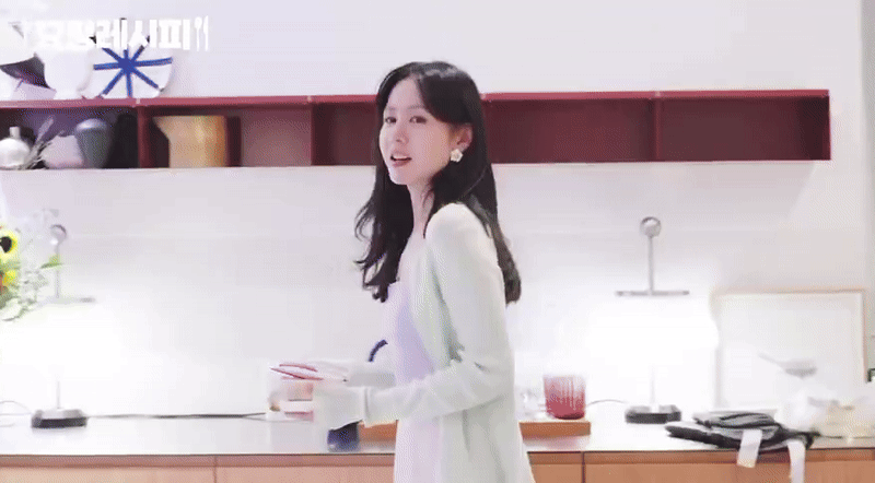 Son Ye Jin đi đâu cũng nhớ về Hyun Bin, gọi 1 tiếng 