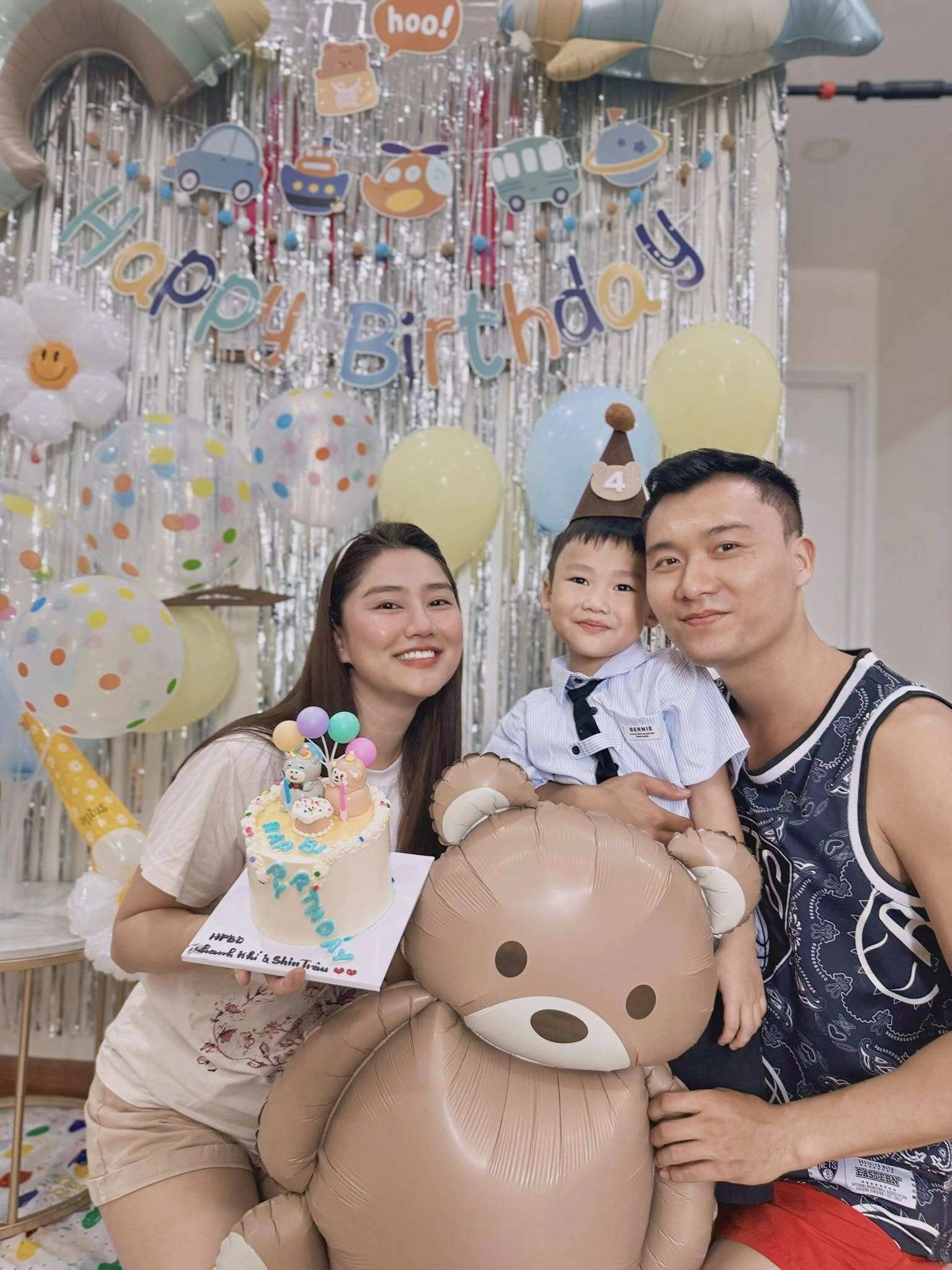 Gia đình nhỏ đáng yêu của Xuân Phúc.