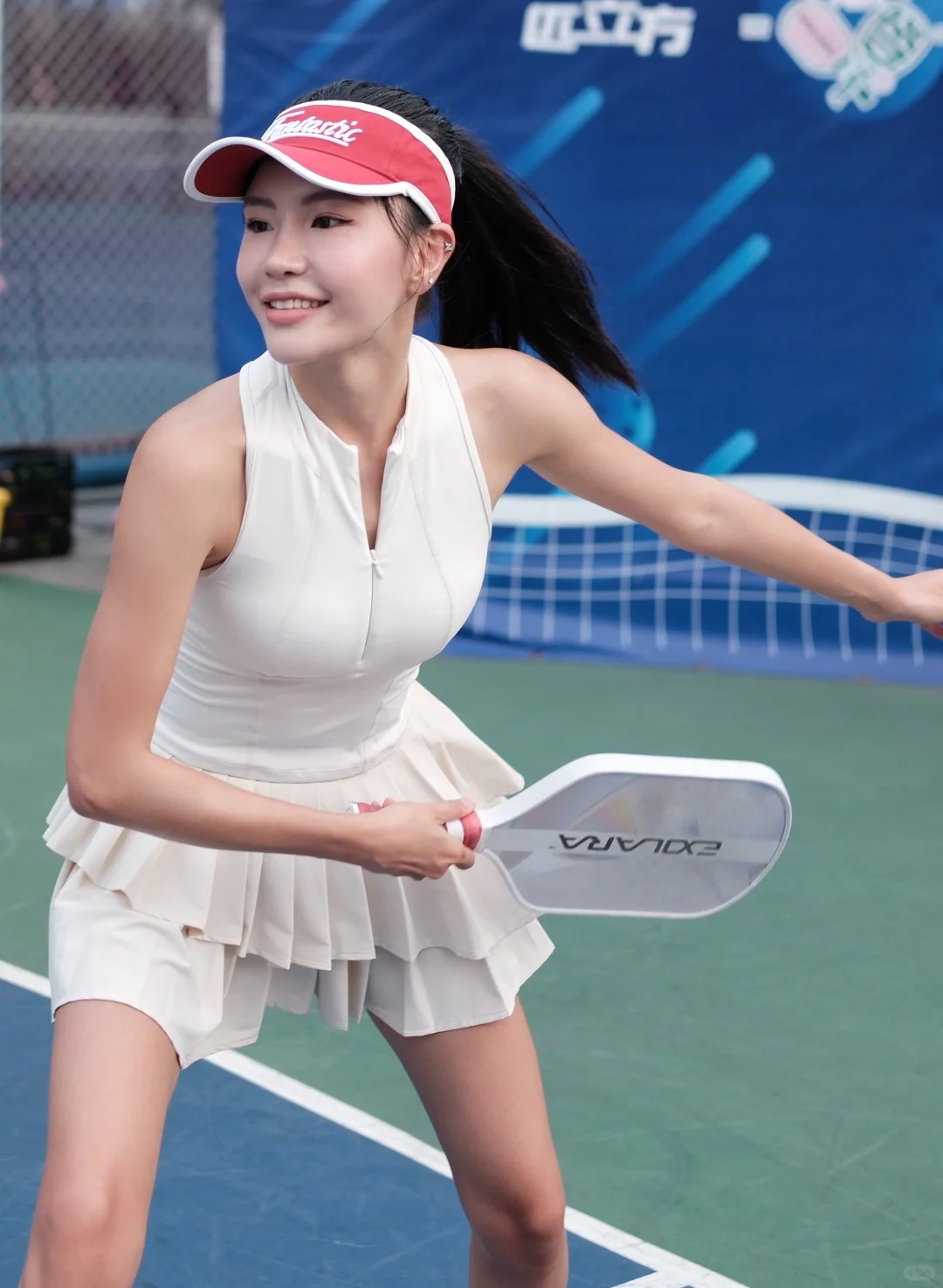 Pickleball girl mặc gì cho chuẩn? Một bên mê váy ngắn mát mẻ, một bên trung thành đồ dài tay - Ảnh 5.