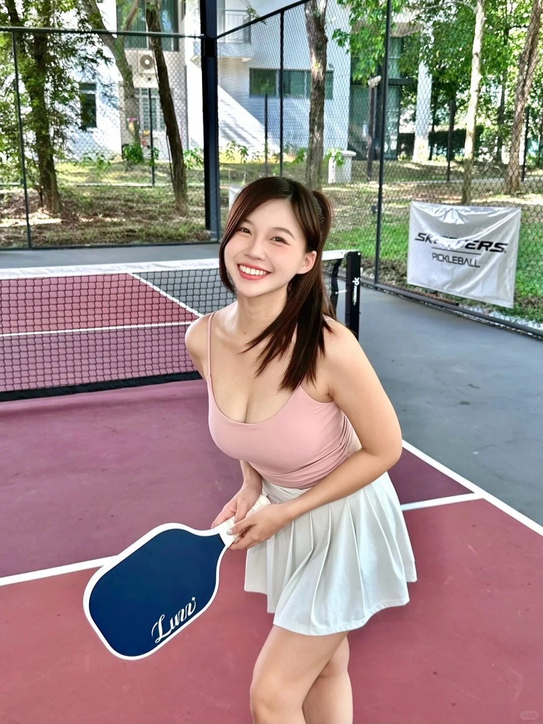 Pickleball girl mặc gì cho chuẩn? Một bên mê váy ngắn mát mẻ, một bên trung thành đồ dài tay - Ảnh 7.