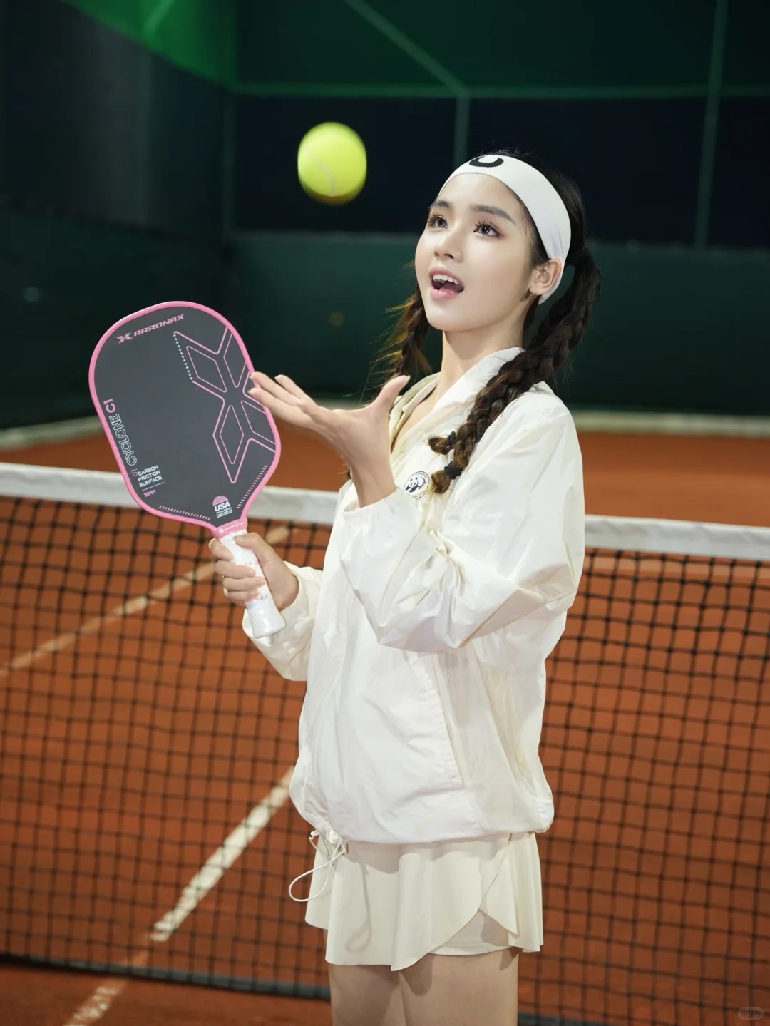 Pickleball girl mặc gì cho chuẩn? Một bên mê váy ngắn mát mẻ, một bên trung thành đồ dài tay - Ảnh 9.