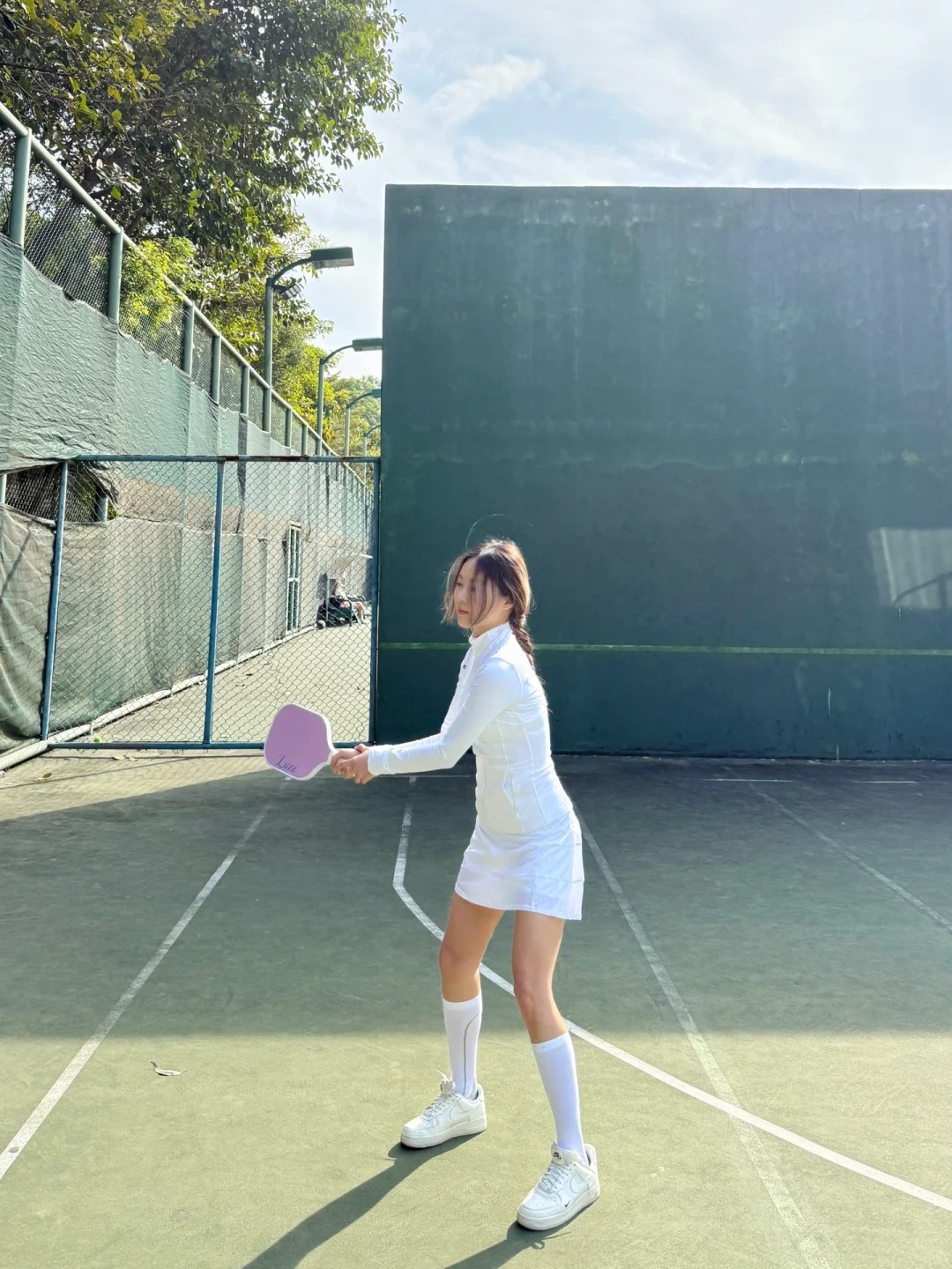 Pickleball girl mặc gì cho chuẩn? Một bên mê váy ngắn mát mẻ, một bên trung thành đồ dài tay - Ảnh 10.