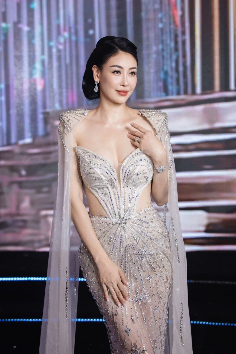 Nhan sắc xinh đẹp, trẻ trung của Hoa hậu Hà Kiều Anh ở độ tuổi U50.