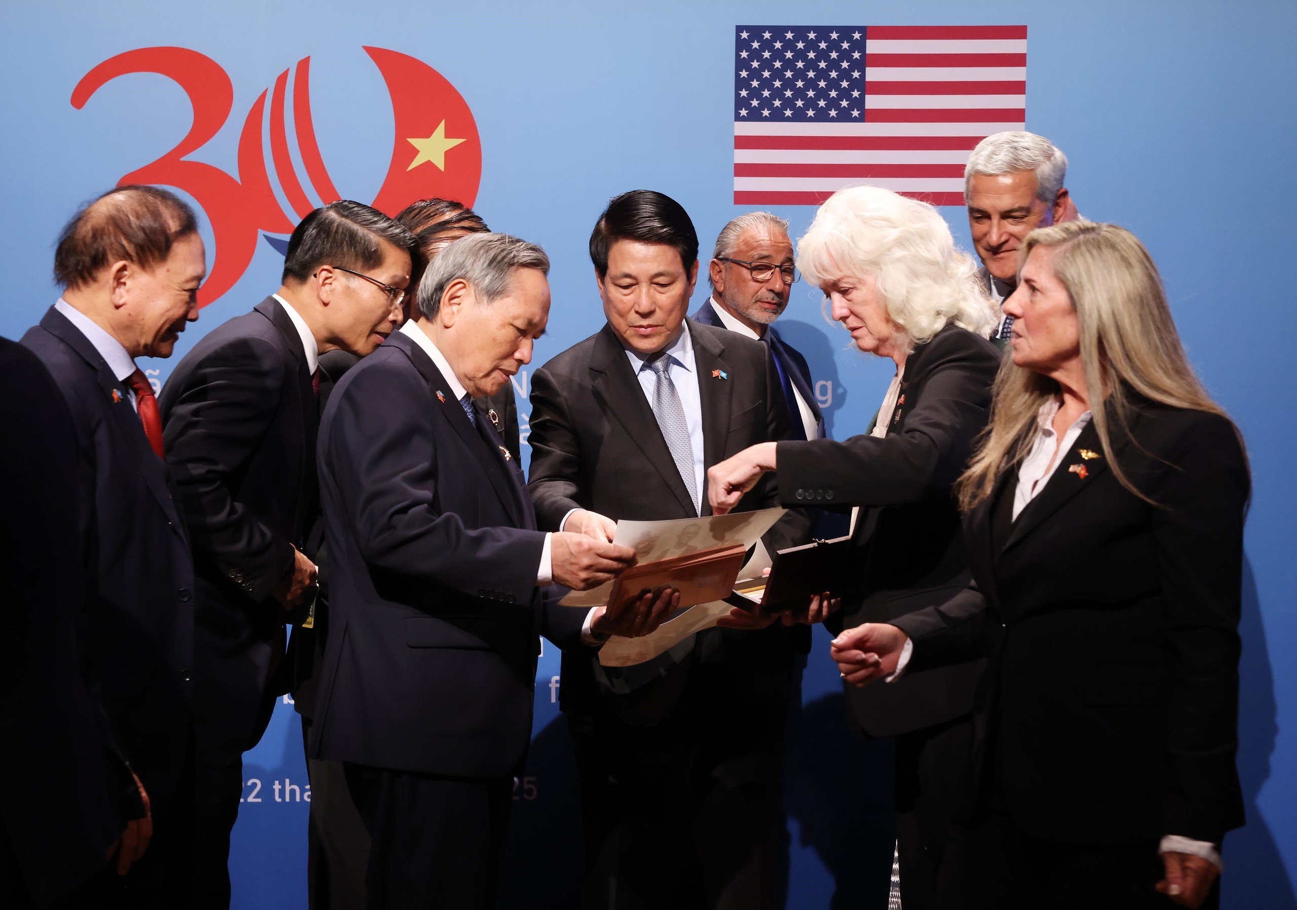 - Ảnh 3. - Ảnh 3.