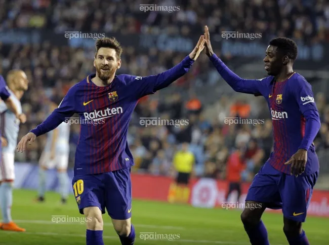 Messi và Dembele từng sát cánh bên nhau trong màu áo Barca. Ảnh: EPA. Quả bóng vàng
