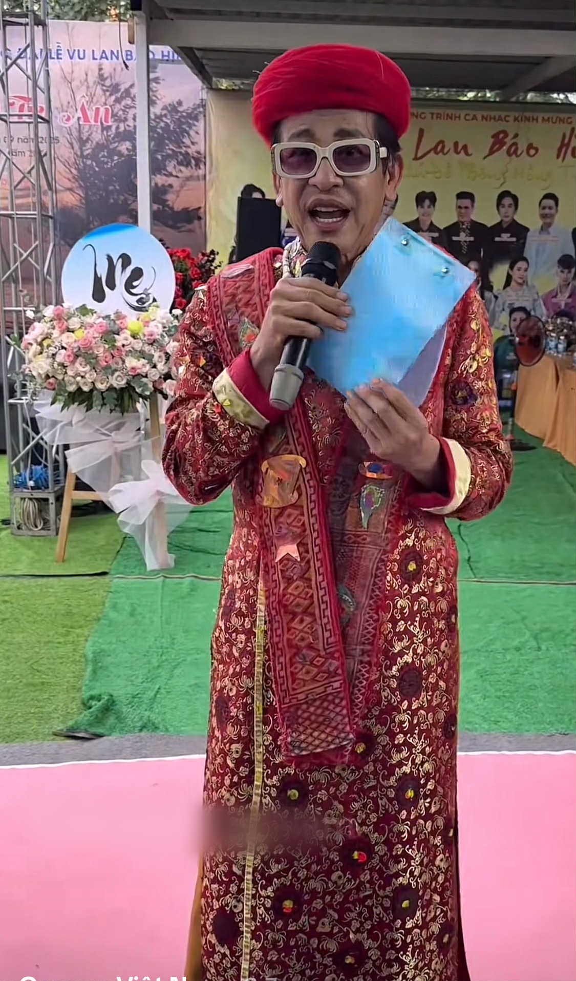 MC Thanh Bạch và những lần dự đám cưới với trang phục lấn át cả cô dâu- Ảnh 7.