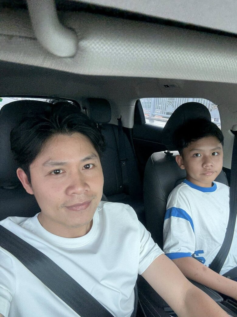 Bố đơn thân Nguyễn Văn Chung thương con trai hiểu chuyện không đòi hỏi quà đắt tiền, chỉ cần có thời gian đi chơi cùng nhau 7 Nguyễn Văn Chung giữ mối quan hệ tốt đẹp với vợ cũ để chăm sóc con chu toàn.