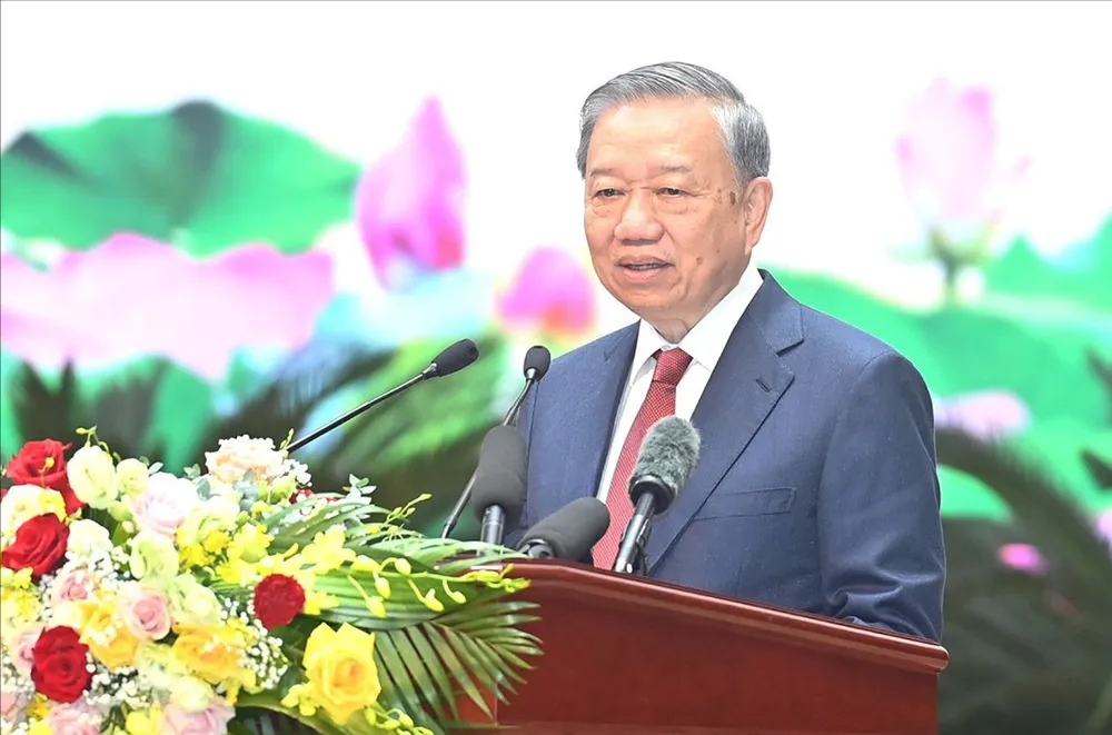 Tổng Bí thư Tô Lâm phát biểu tại buổi gặp mặt. Ảnh: NHÂN DÂN sua_tong-bi-thu-chia-se-ve-dinh-huong-lua-chon-nhan-su-cho-dai-hoi-xiv.jpg