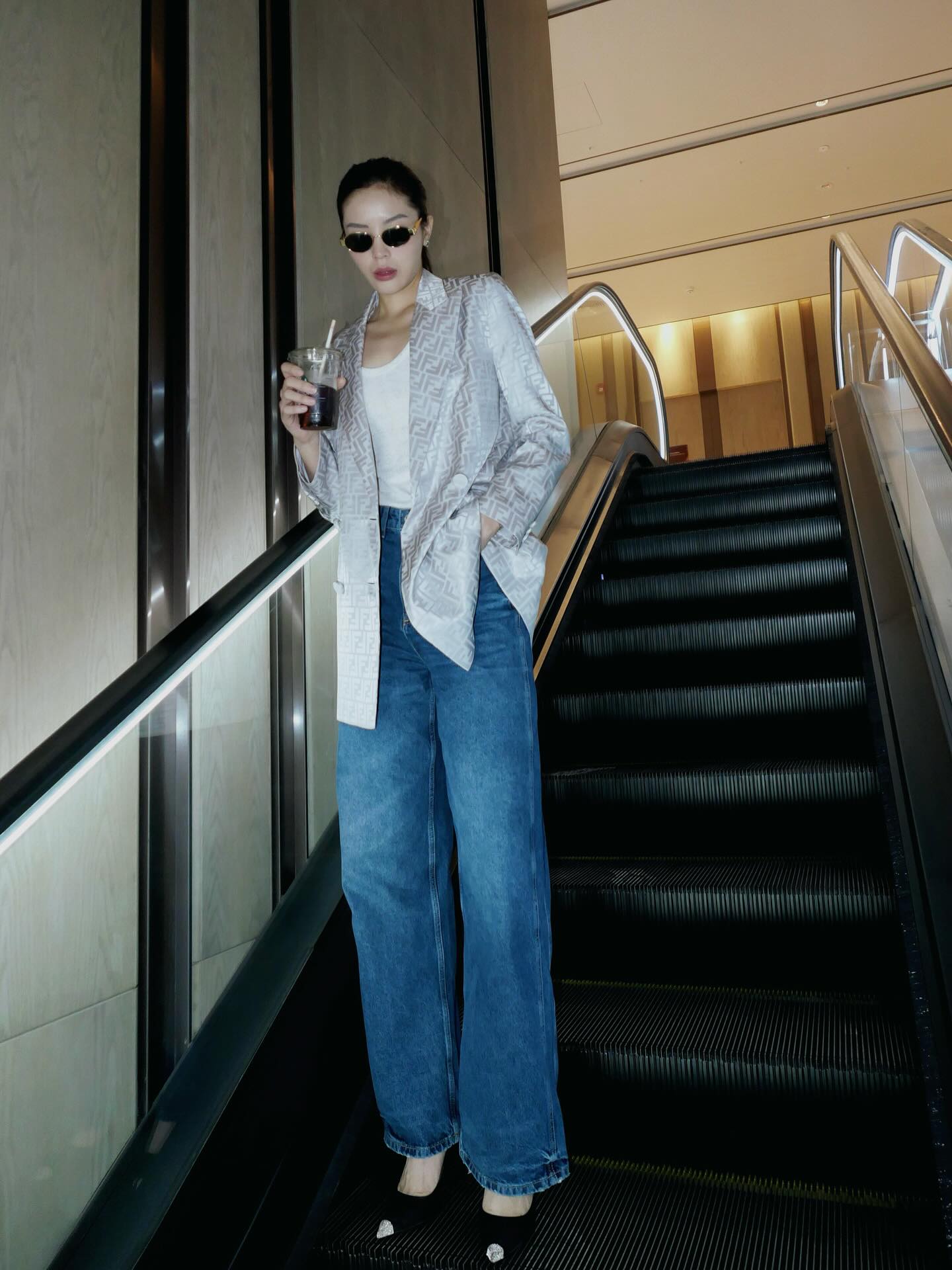 Hóa ra mỹ nhân Việt toàn là cao thủ mặc quần ống rộng, gợi ý 10 cách phối sành điệu đã con mắt - Ảnh 6. Hóa ra mỹ nhân Việt toàn là cao thủ mặc quần ống rộng, gợi ý 10 cách phối sành điệu đã con mắt - Ảnh 6.