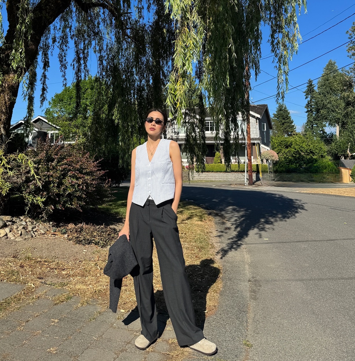 Hóa ra mỹ nhân Việt toàn là cao thủ mặc quần ống rộng, gợi ý 10 cách phối sành điệu đã con mắt - Ảnh 7. Hóa ra mỹ nhân Việt toàn là cao thủ mặc quần ống rộng, gợi ý 10 cách phối sành điệu đã con mắt - Ảnh 7.