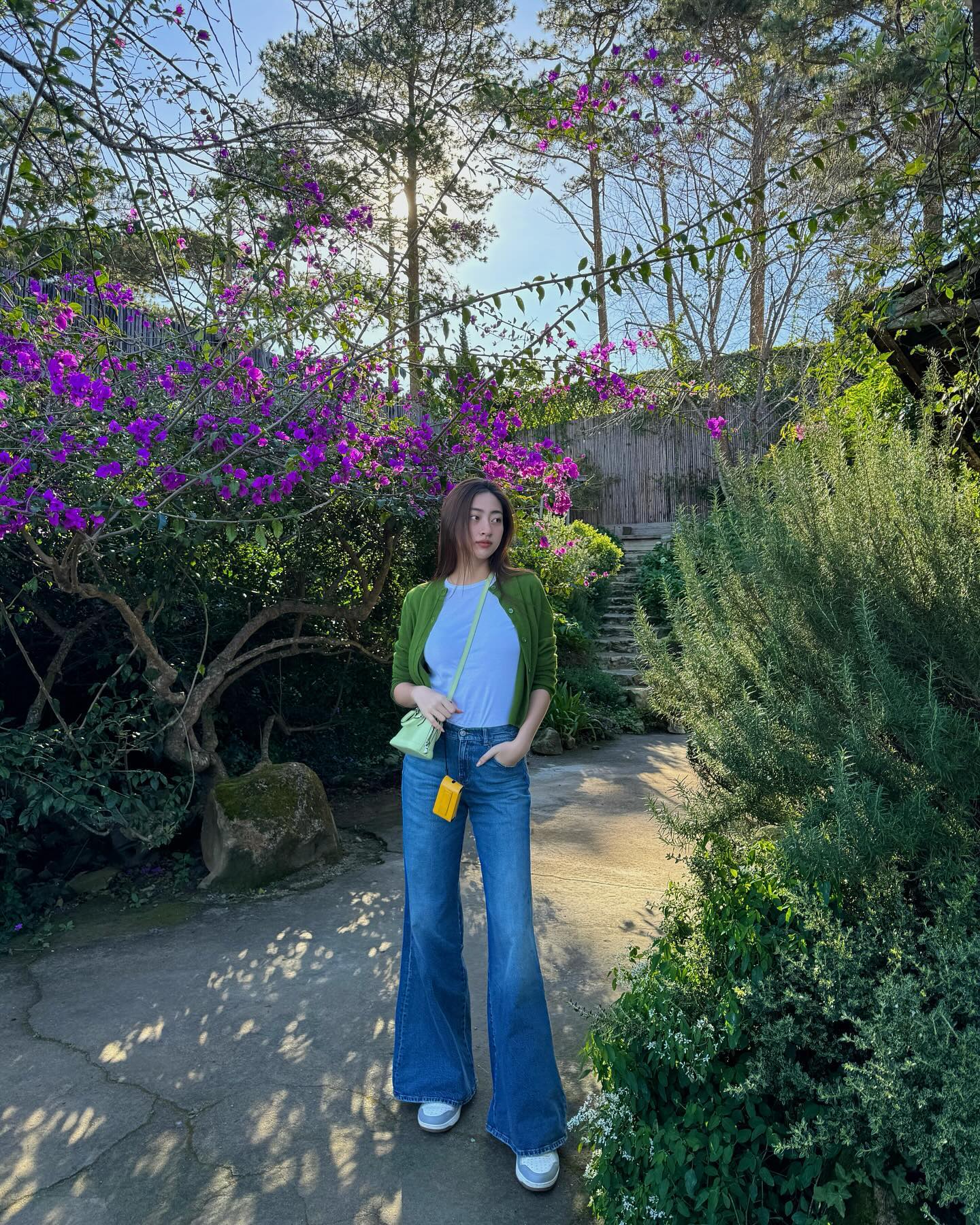 Hóa ra mỹ nhân Việt toàn là cao thủ mặc quần ống rộng, gợi ý 10 cách phối sành điệu đã con mắt - Ảnh 10. Hóa ra mỹ nhân Việt toàn là cao thủ mặc quần ống rộng, gợi ý 10 cách phối sành điệu đã con mắt - Ảnh 10.