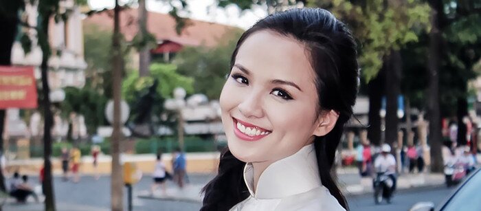 2 người đẹp cùng tên Diễm Hương: "Bạn gái Lý Hùng" nhận cát-xê 10 cây vàng/phim, nàng hậu 3 lần lấy chồng mới bình yên 11 Diễm Hương đóng phim nhưng chưa tạo được dấu ấn.