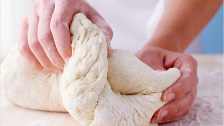 Cách làm bánh Trung thu dẻo nhân hạt sen nhuyễn trứng muối amp;#34;thị phiamp;#34; hot nhất 2025 tại nhà, chẳng lo tốn tiền mua - 4