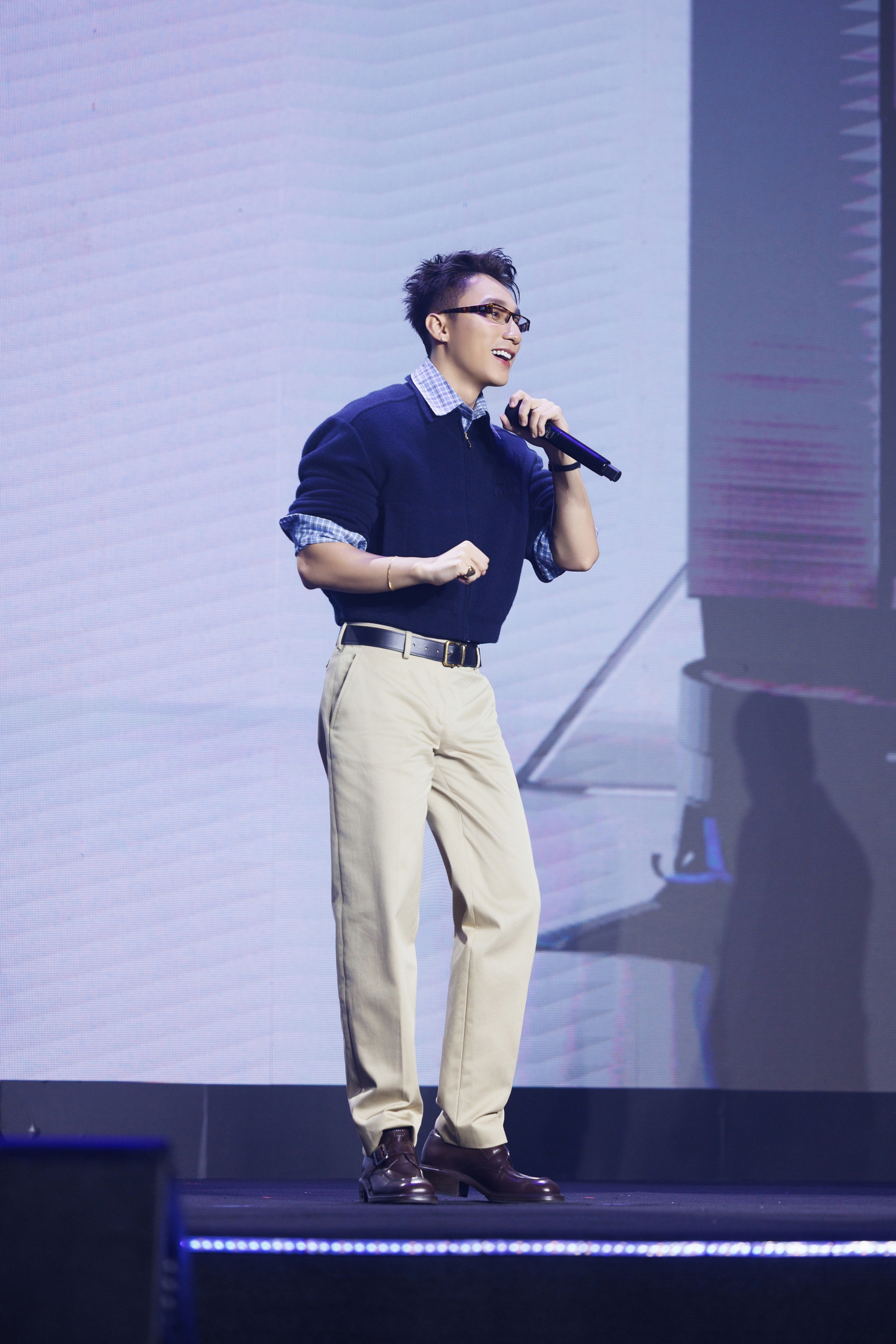 Thì ra Sơn Tùng ngoài đời thật thế này - Ảnh 3.