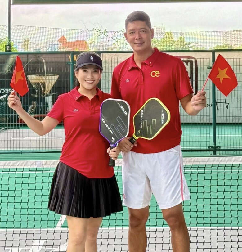 amp;#34;Nam thầnamp;#34; Việt một thời xuất hiện với mái tóc trắng, râu dài ở tuổi 44, vợ đại gia lên tiếng khi bị tố amp;#34;xài haoamp;#34; - 9