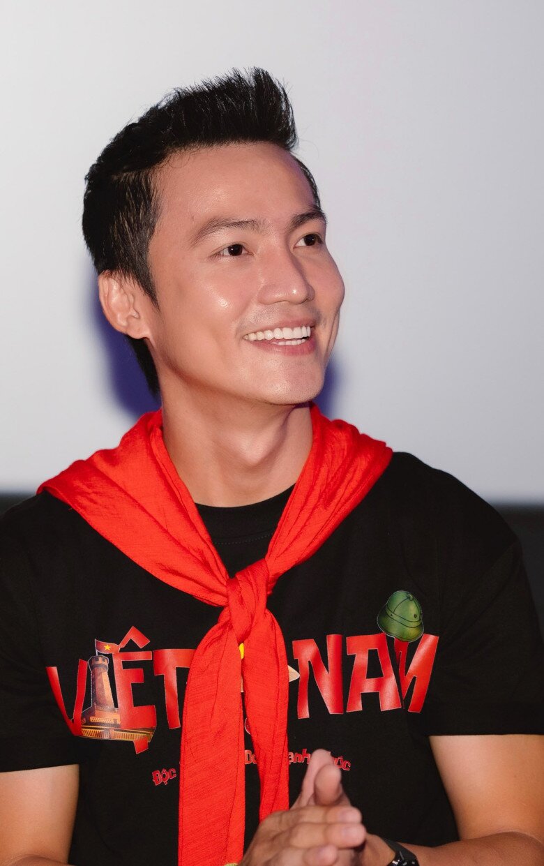 Lê Minh Thuấn từng đi làm công nhân, bỏ nghề một thời gian vì cuộc sống khó khăn.