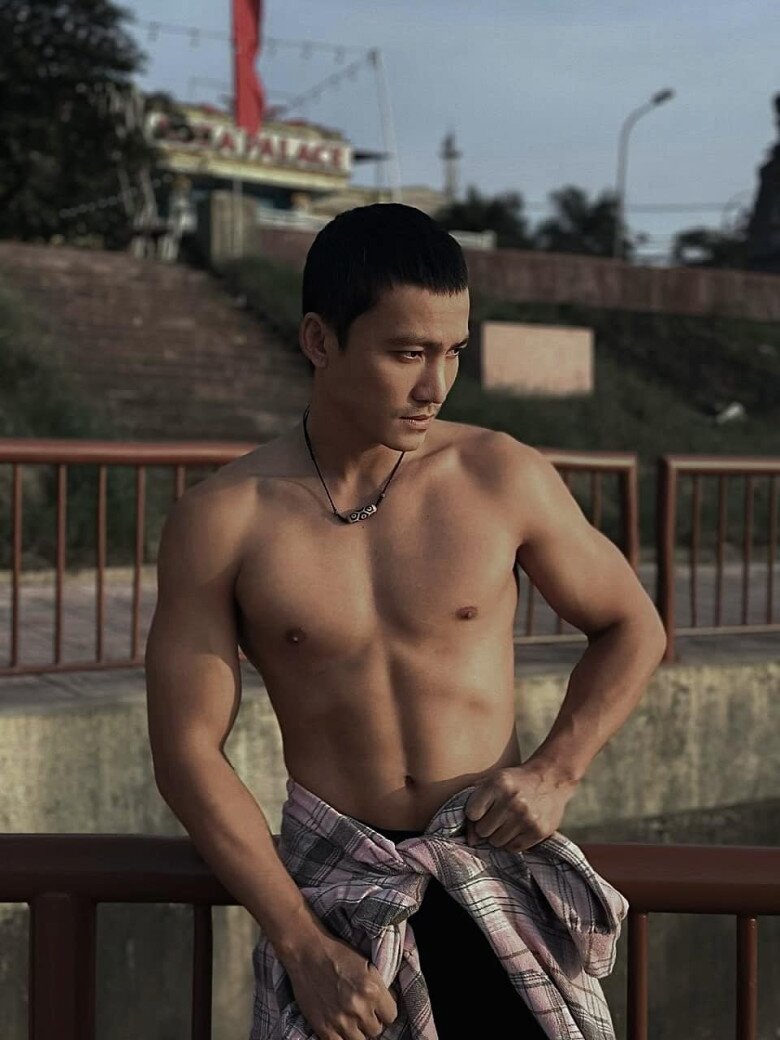 Nam diễn viên thể hiện tròn vai, để lại ấn tượng mạnh với khán giả.