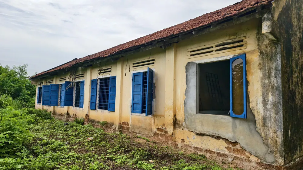 Phòng học hư hỏng