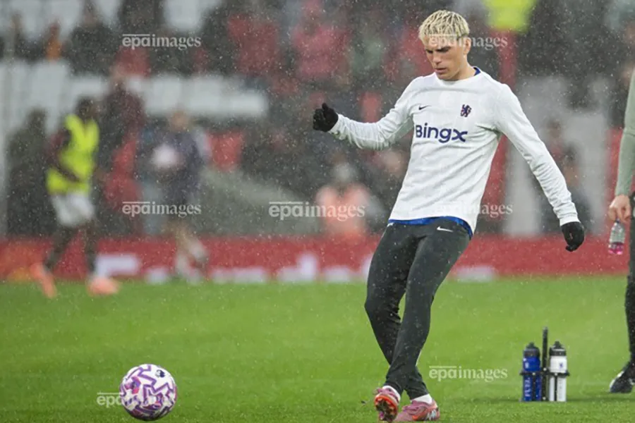 Garnacho bị đối xử tàn bạo trong trận đấu của Chelsea tại Carabao Cup. ẢNH: EPA Garnacho bị đối xử tàn bạo trong trận đấu của Chelsea,GARNACHO,CHELSEA