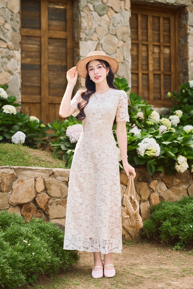 Lên đồ với những kiểu váy không thể thiếu ngày đầu thu 7 Lên đồ với những kiểu váy không thể thiếu ngày đầu thu - Ảnh 7.